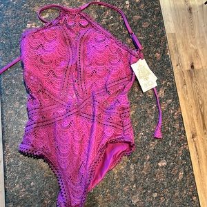 Becca women’s swimsuit size small